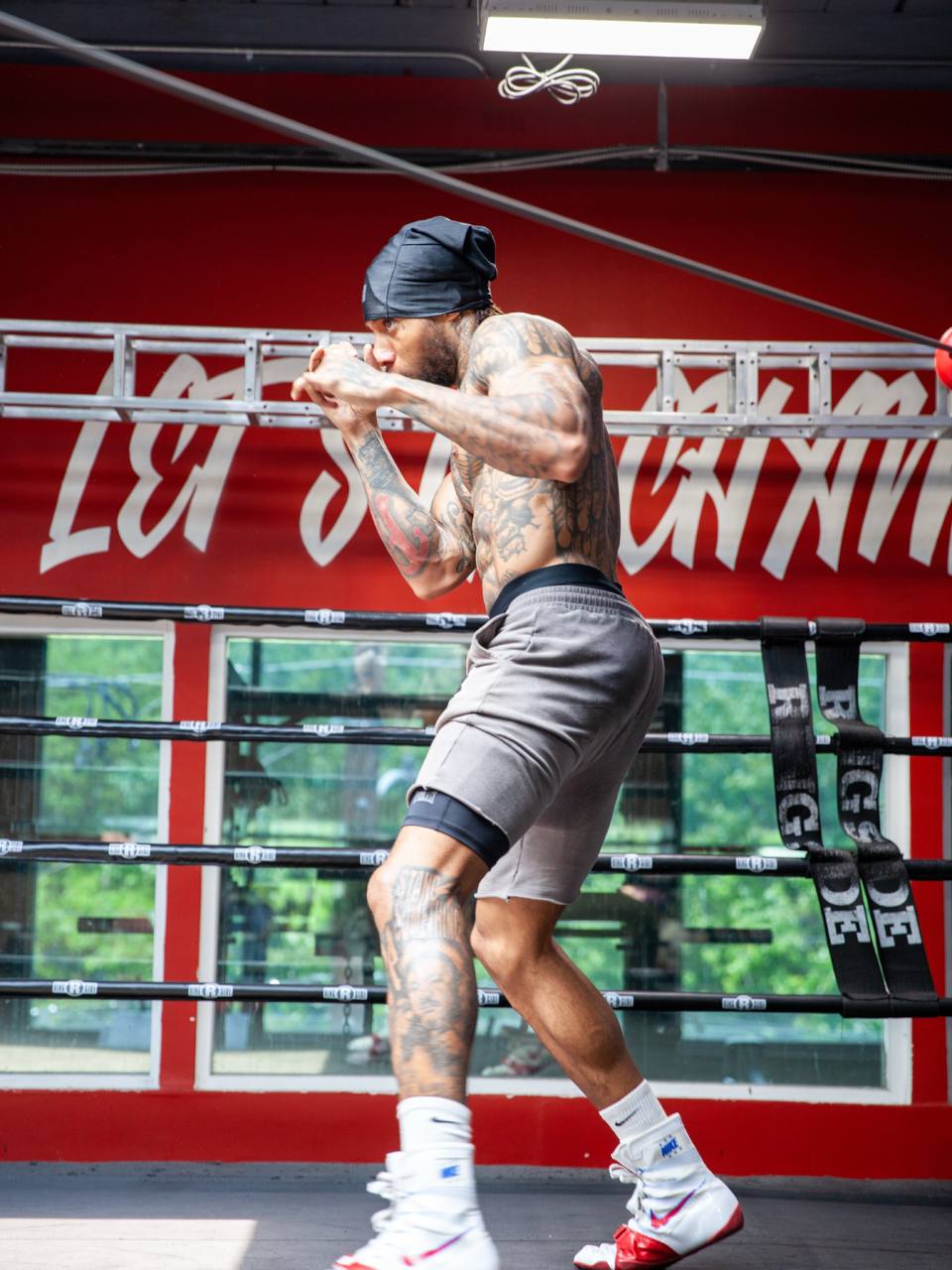 VHUSTLE boxing movement photo